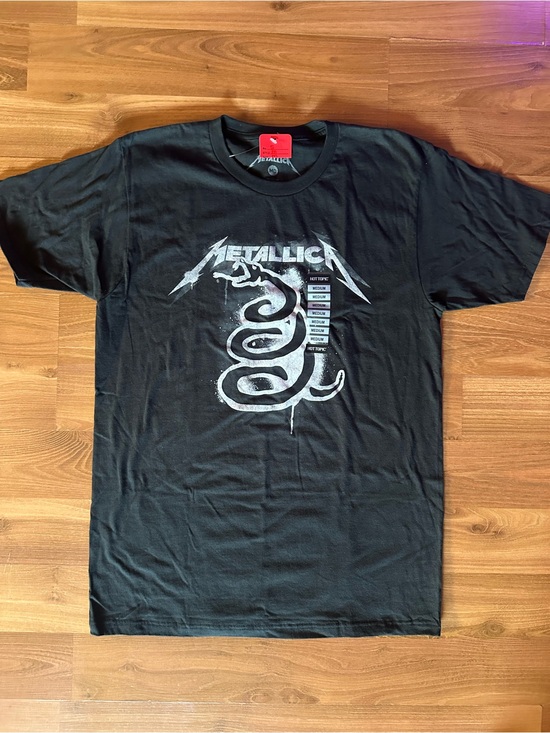 Hot Topic Other - Hot Topic Black Metallica Snake Graphic Tee